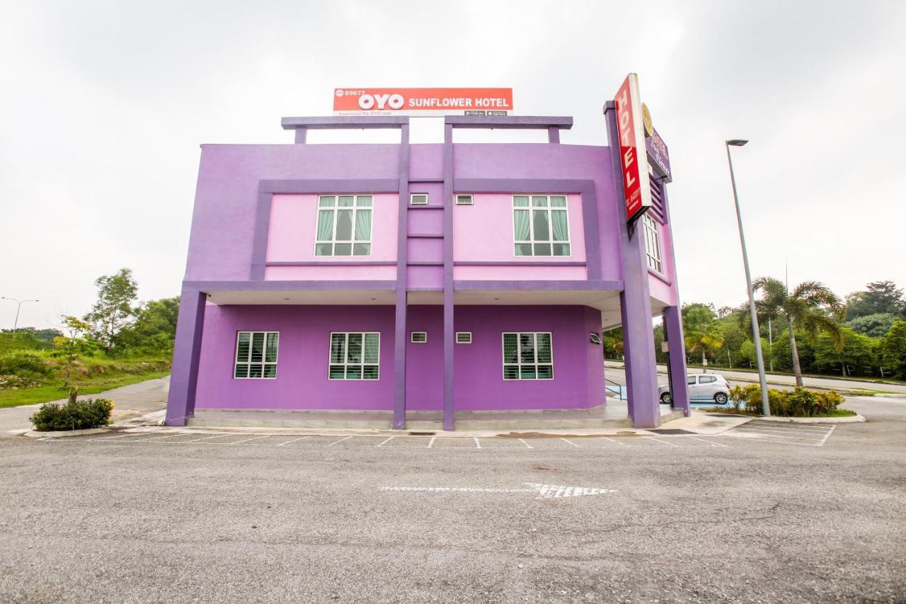 Oyo 89677 Sunflower Hotel 2*