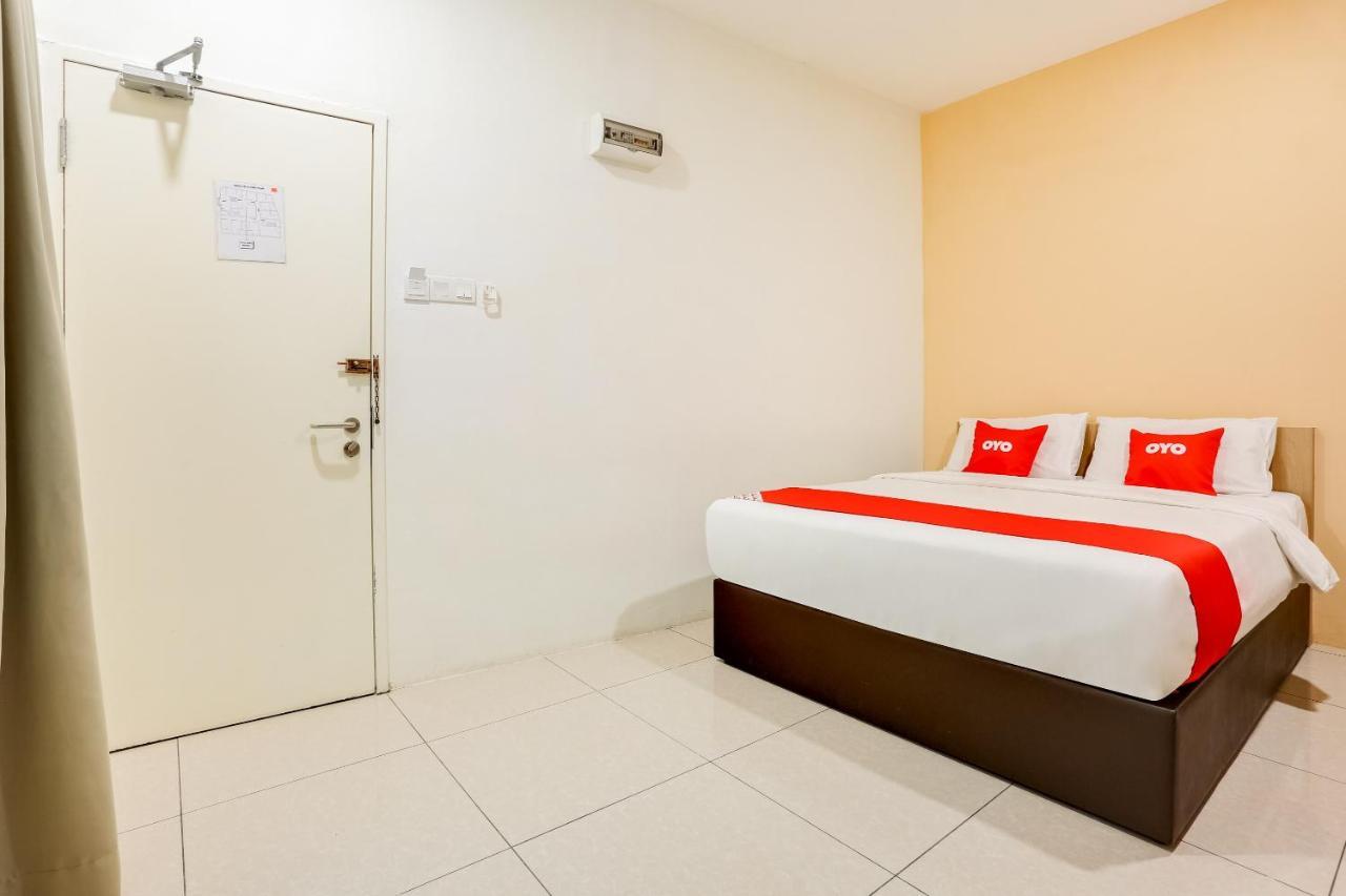 Oyo 89677 Sunflower Hotel 2*
